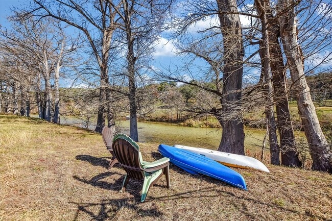 Building Photo - 202 Lazy L Ln