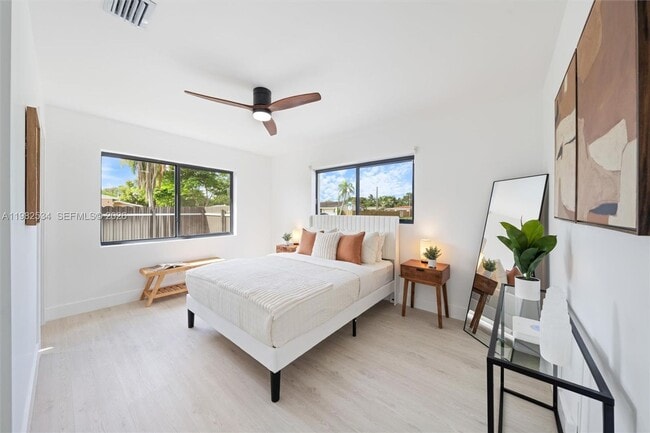 Building Photo - 1305 N 31st Rd