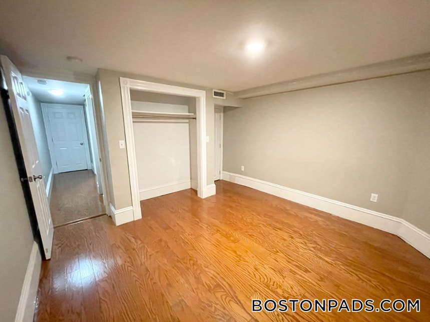 Building Photo - 51 Greenwich St