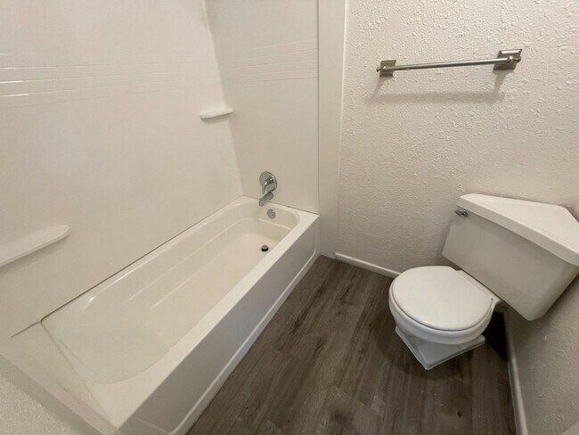 Building Photo - 7916 Albany Ave