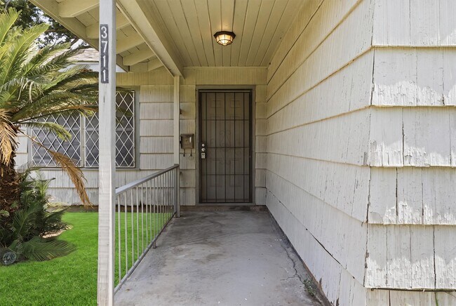 Building Photo - 3711 Cosby St