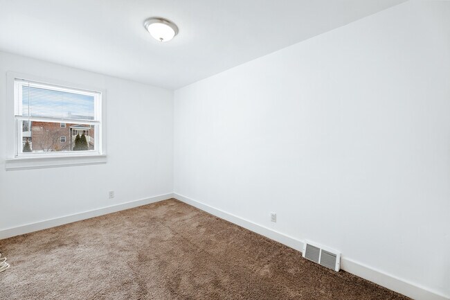 Building Photo - 12450 Knights Rd