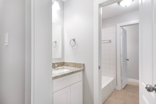 Building Photo - 28243 Chalet Park Dr