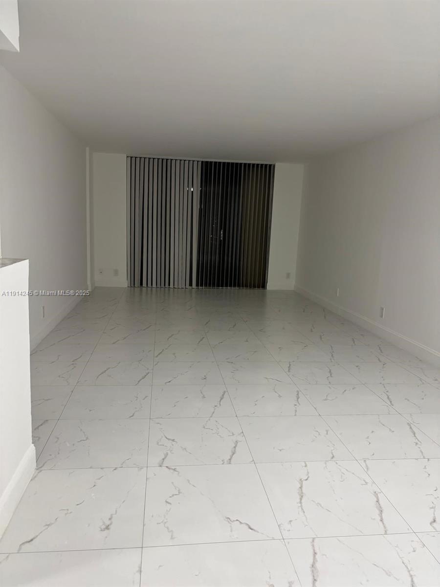 Building Photo - 18151 NE 31st Ct