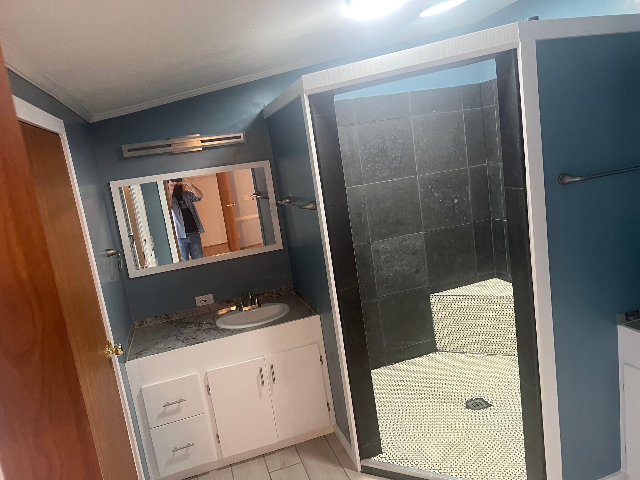 Building Photo - 2140 Hickory St