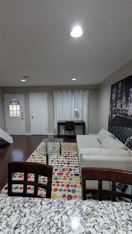 Building Photo - 7409 Shadow Hill Dr