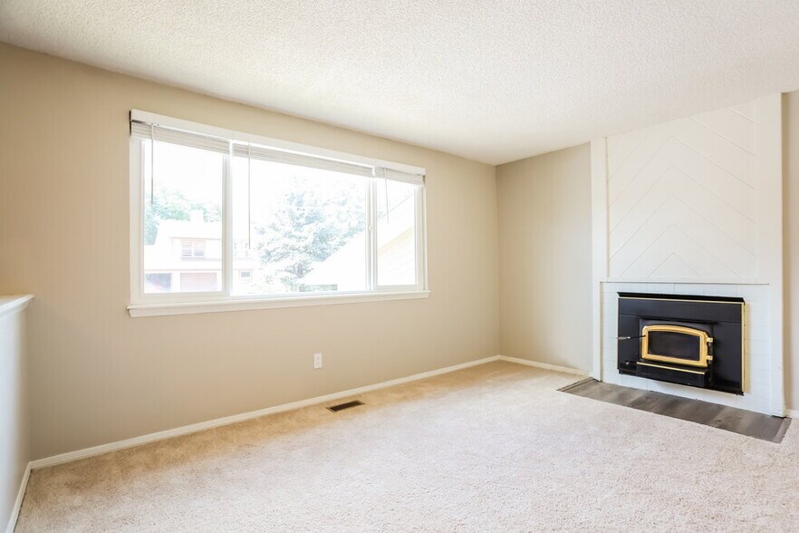 Building Photo - 7847 W Brook Dr
