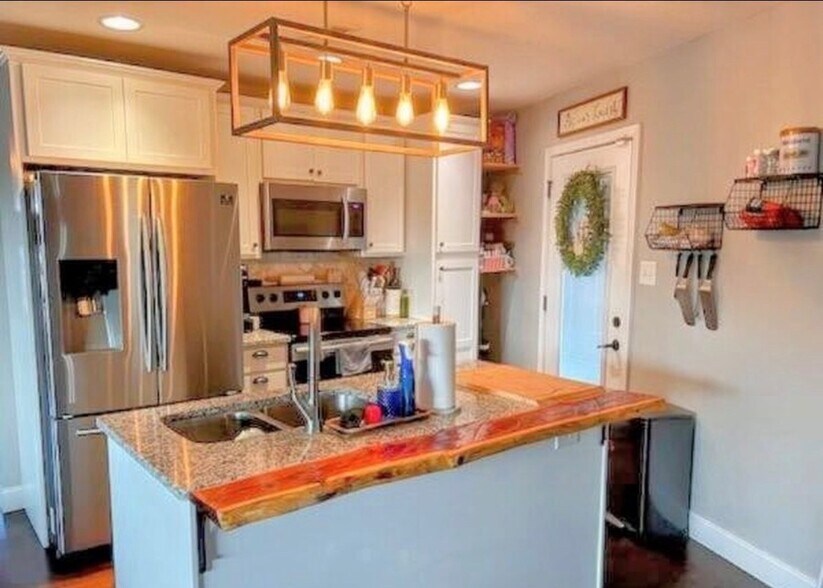 Building Photo - 2913 Zachary Pointe Ln