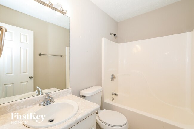 Building Photo - 130 Macadamia Ct