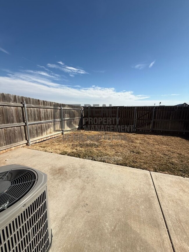 Building Photo - 13057 Raymond Rd