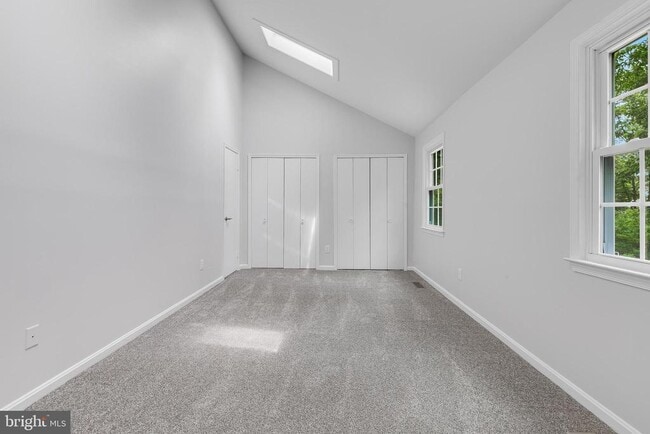 Building Photo - 8589 Raglan Rd