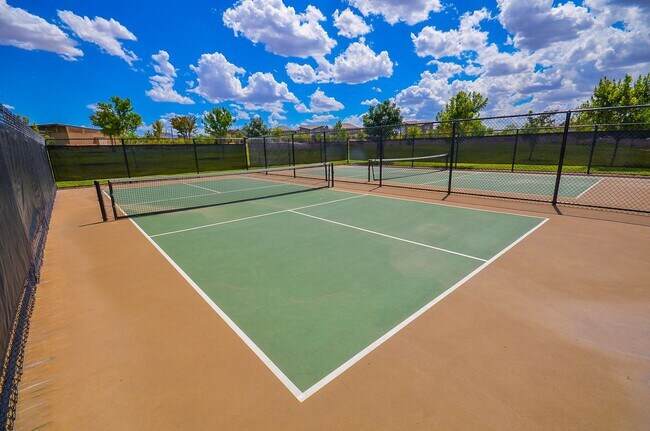 Building Photo - 3 bedroom House with a loft and solar panels