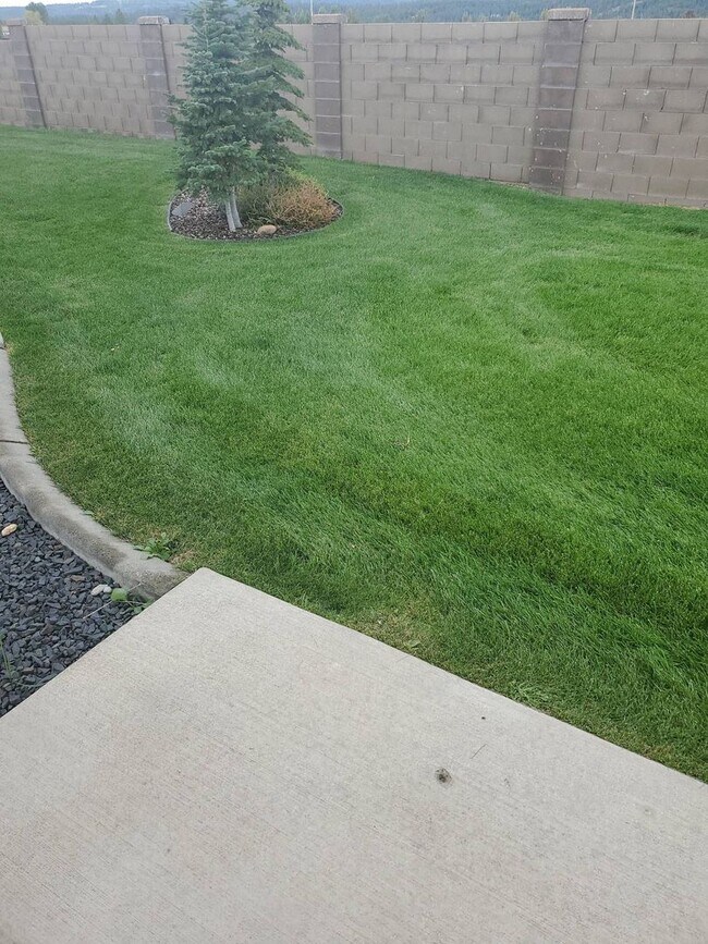 Building Photo - Beautiful home for rent in The Radiant Lake Estates!