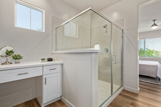 Building Photo - BEAUTIFUL PHOENIX HOME IN GATED COMMUNITY!