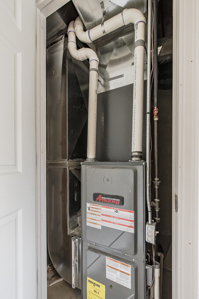 Building Photo - 324 Stratford Ln