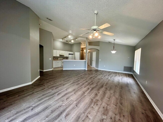 Building Photo - 138 Sir Phillips Dr