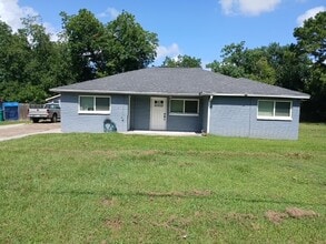 Building Photo - 213 Newman Rd
