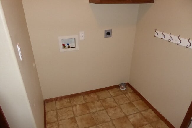 Building Photo - Beautiful 6 Bed/3 Bath House in Hayden, ID!