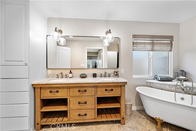 Building Photo - 3082 Rowena Dr