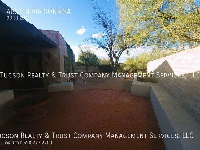 Building Photo - 4851 Vía Sonrisa