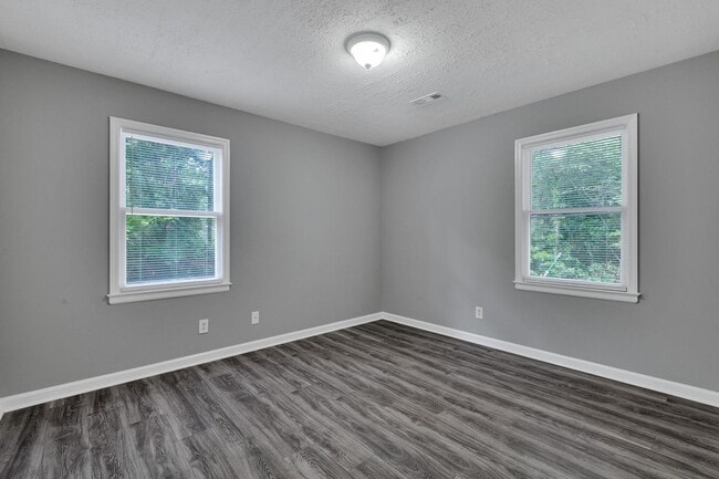 Building Photo - Charming 2-Bedroom Home in Desirable Wilmi...