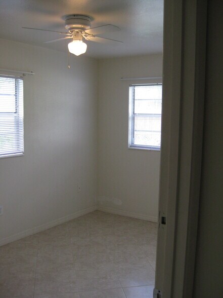 Bedroom - 2541 Waldemere St