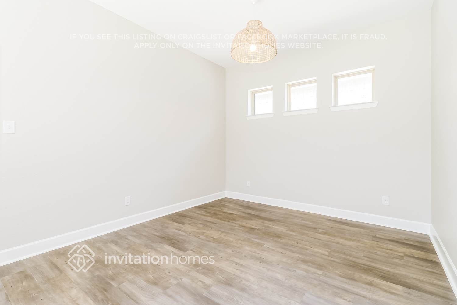 Building Photo - 813 Parkside Dr