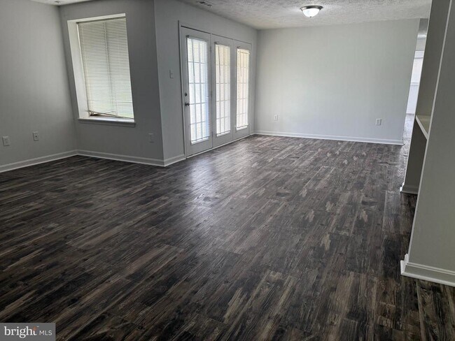 Building Photo - 2125 Wainwright Ct