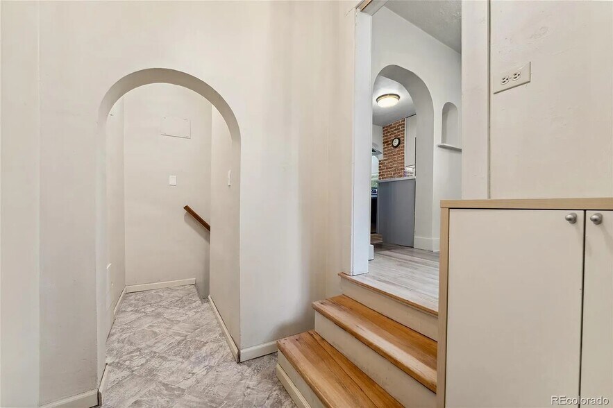 Back hallway to down or backyard - 521 Harrison St