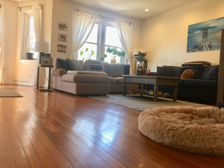 Building Photo - 20 Dean Rd