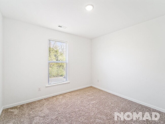 Building Photo - Spring deal : 500$ rewards for a 15 month rental lease - Elegant  3br/2.5 bath Townhome available...