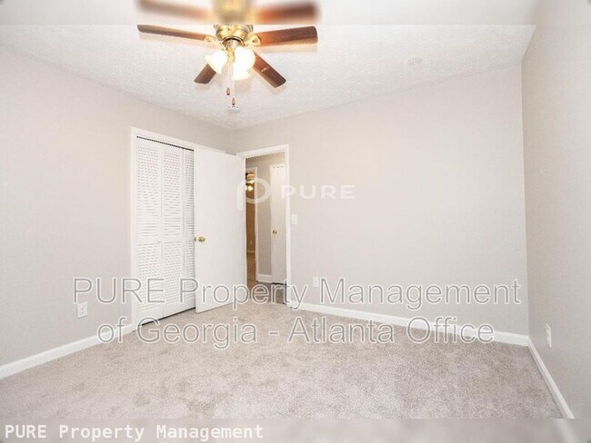 Building Photo - 2895 Lakemont Pl SW