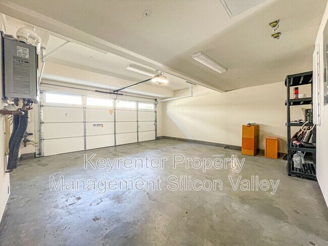 Building Photo - 37549 Willow St