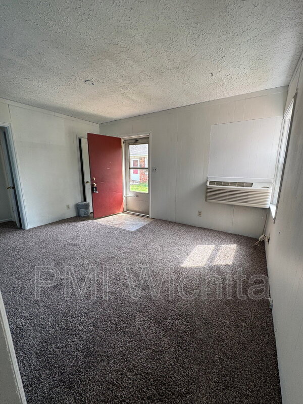 Building Photo - 1719 S Glenn Ave