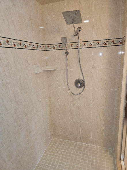 Building Photo - 104 Demarest Ln