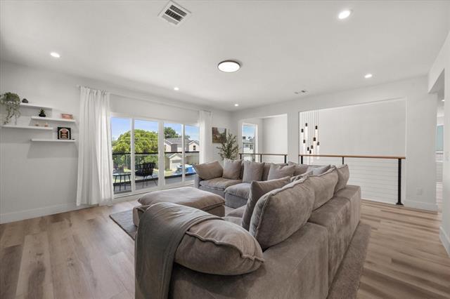 Building Photo - 4029 Ivanhoe Ln