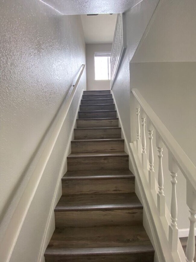 Building Photo - 3BR/ 2BA Updated Home!
