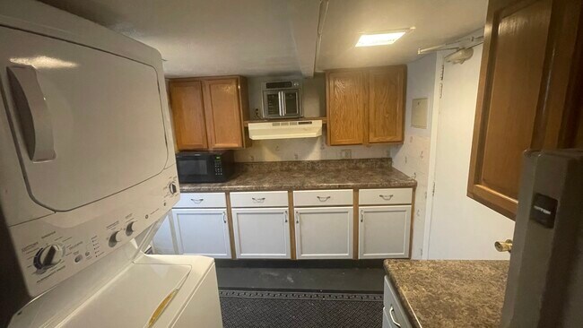 Building Photo - 2342 E 13th St