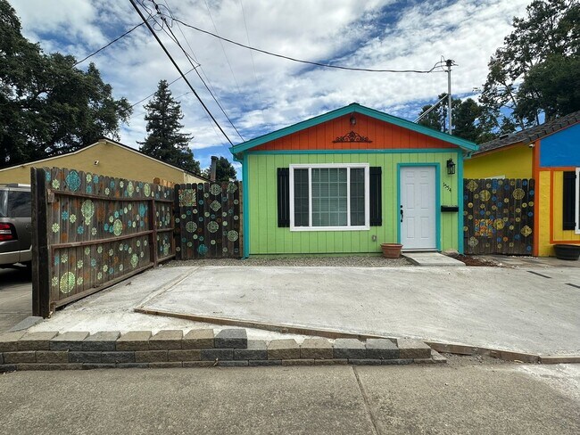 Building Photo - 1544 Maryland Ave