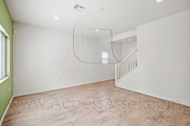 Building Photo - 41278 Winterberry St