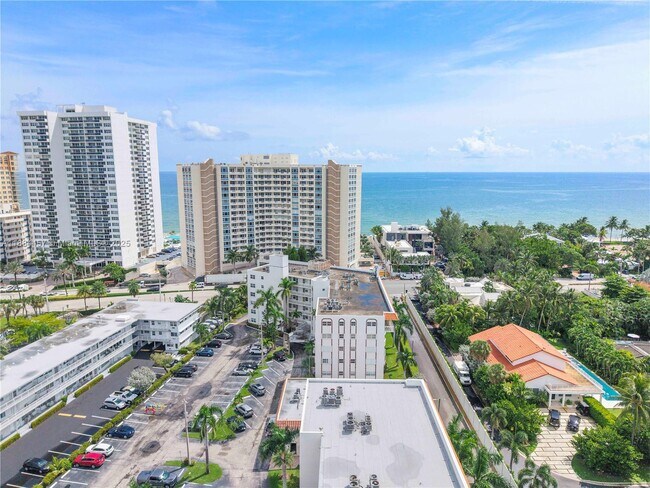 Building Photo - 3199 S Ocean Dr