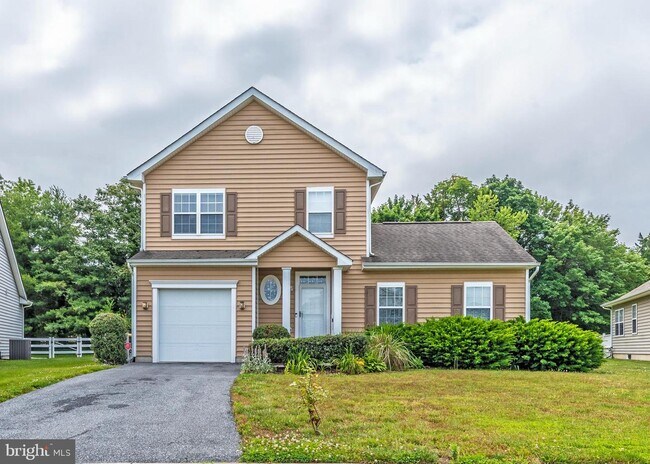 Building Photo - 18959 Gold Finch Cove