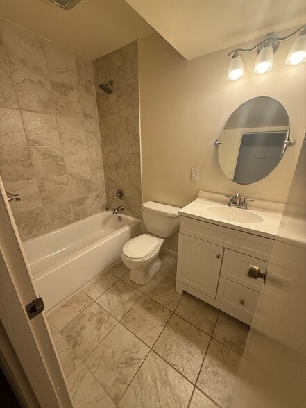 Building Photo - 425 S Church St