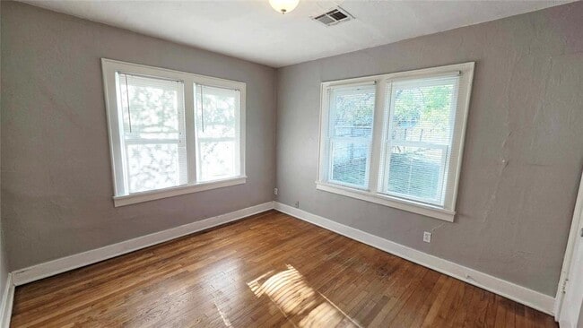 Building Photo - 2326 NW 22nd St