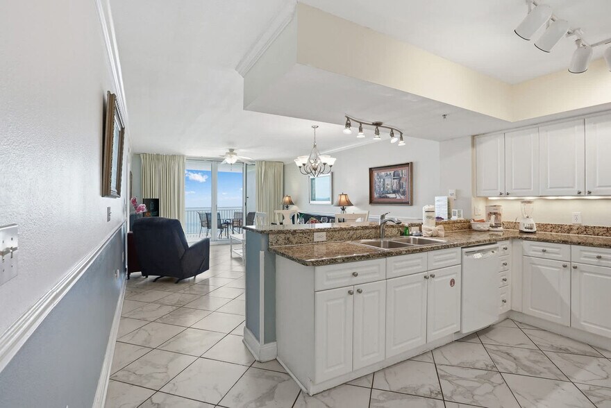 Building Photo - 14825C2 Front Beach Rd