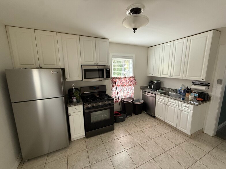 Primary Photo - 416 Spruce St