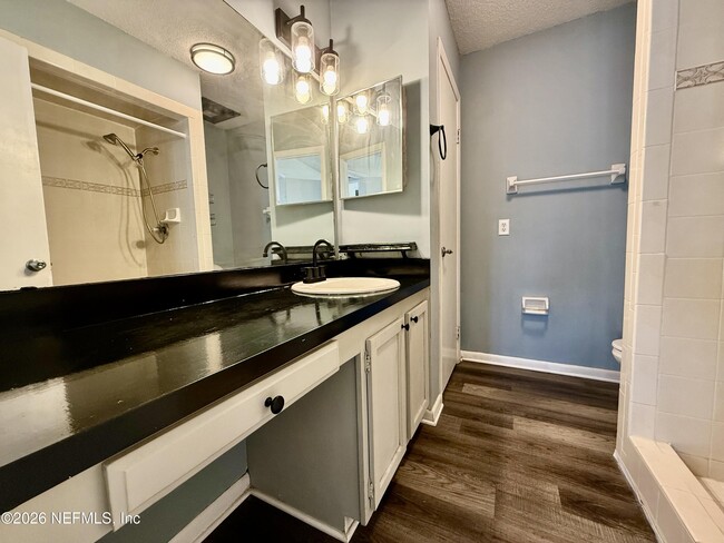 Building Photo - 3765 Crown Point Rd