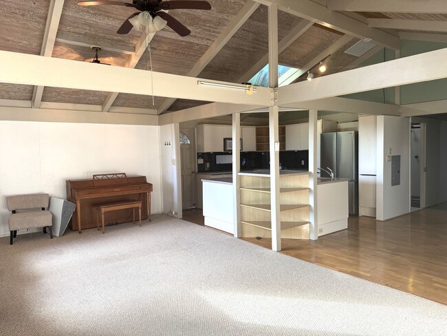 Building Photo - Peaceful Manoa - Well maintained 3 bedroom...