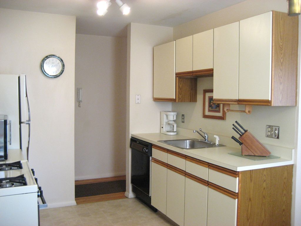 Building Photo - 276 Regency Park Dr