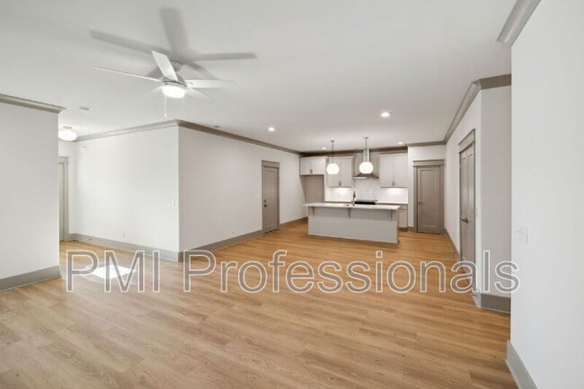 Building Photo - 3419 John Richards Dr